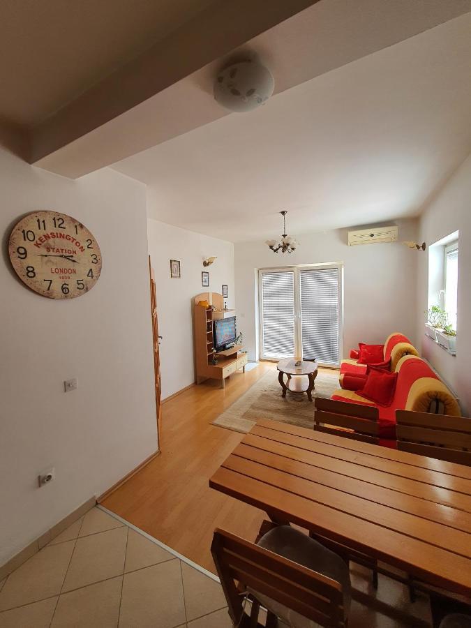 Zogu Apartments - City View Priştine Dış mekan fotoğraf